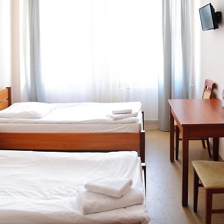 Baza Hotelowa Bobrowiecka 9 ワルシャワ エクステリア 写真
